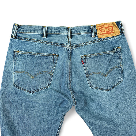Levis 501 Jeans Mens 36x30 Blue Light Wash Straight Button Fly Cotton 38x30 Tag - Picture 5 of 10